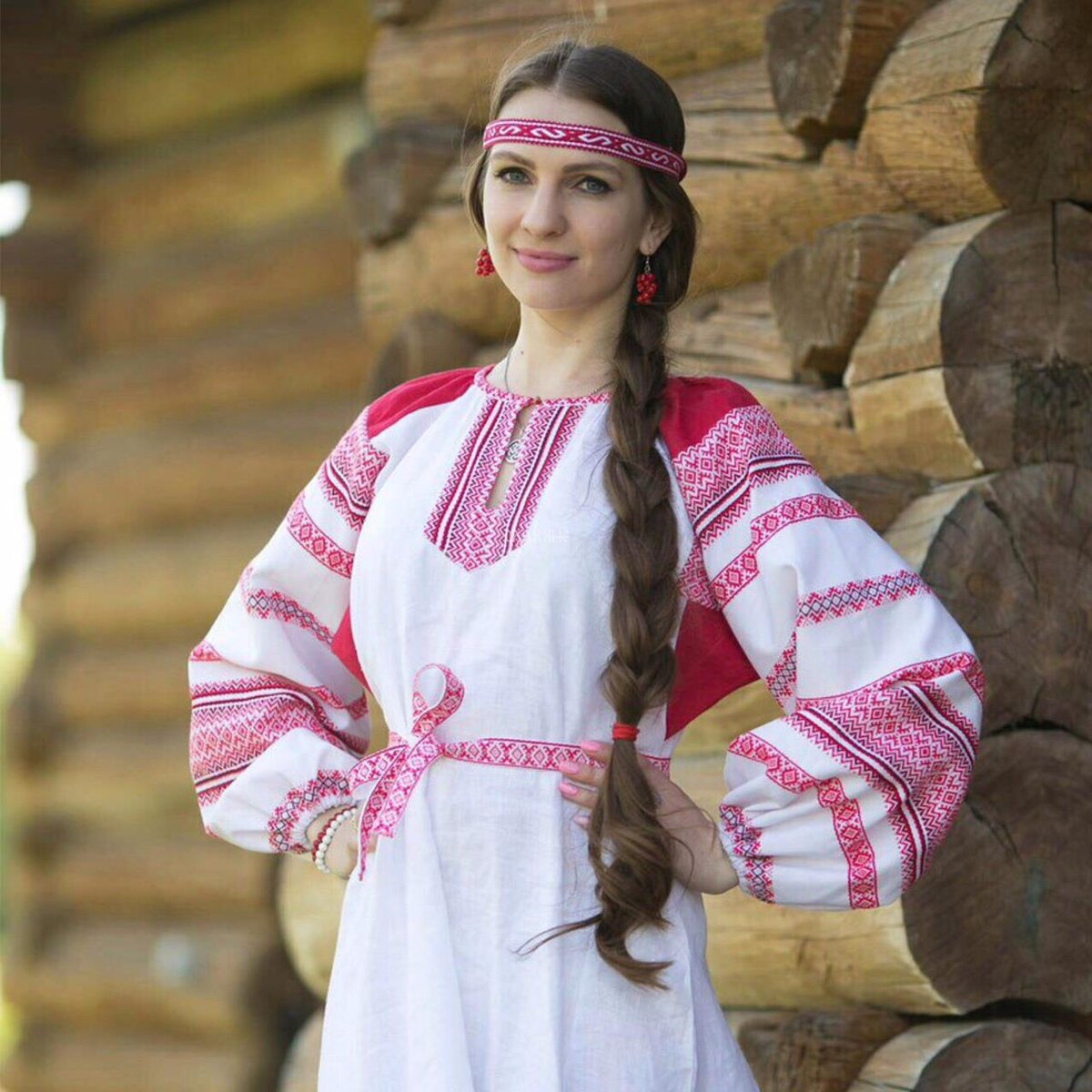 Girls in Slavic costumes in Chandigarh