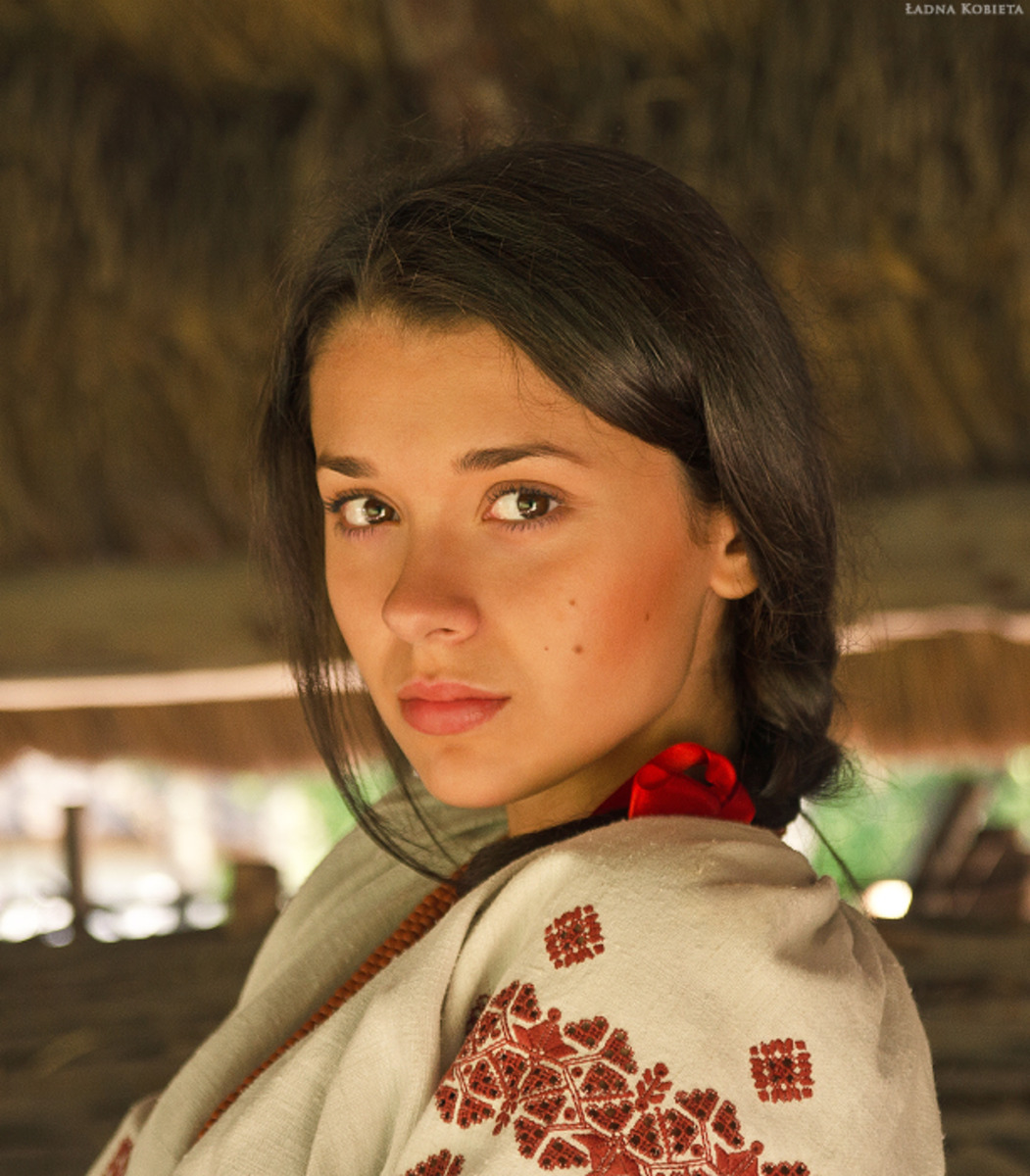 Girls in Slavic costumes in Chandigarh