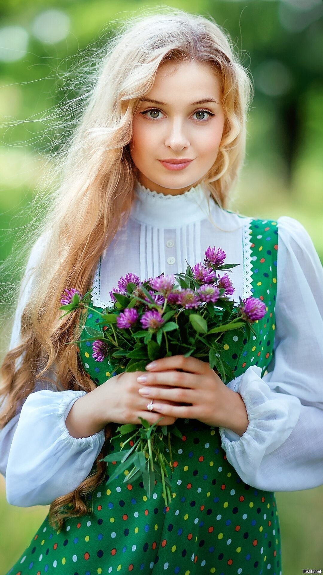 Girls in Slavic costumes in Chandigarh